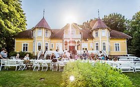 Stf Villa Soederasen B&B
